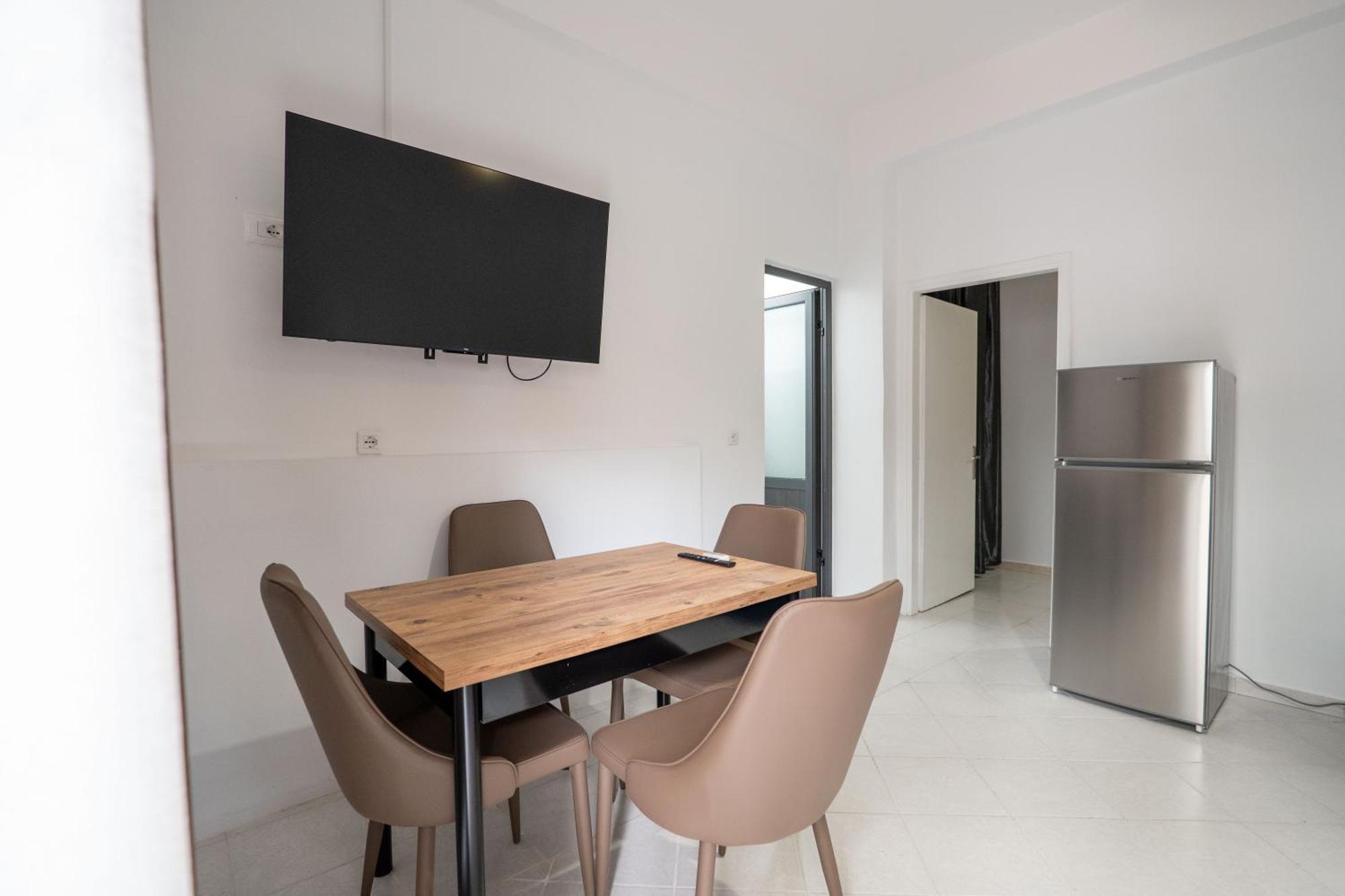 Hoteleks Inn & Suites Sarande Ngoại thất bức ảnh