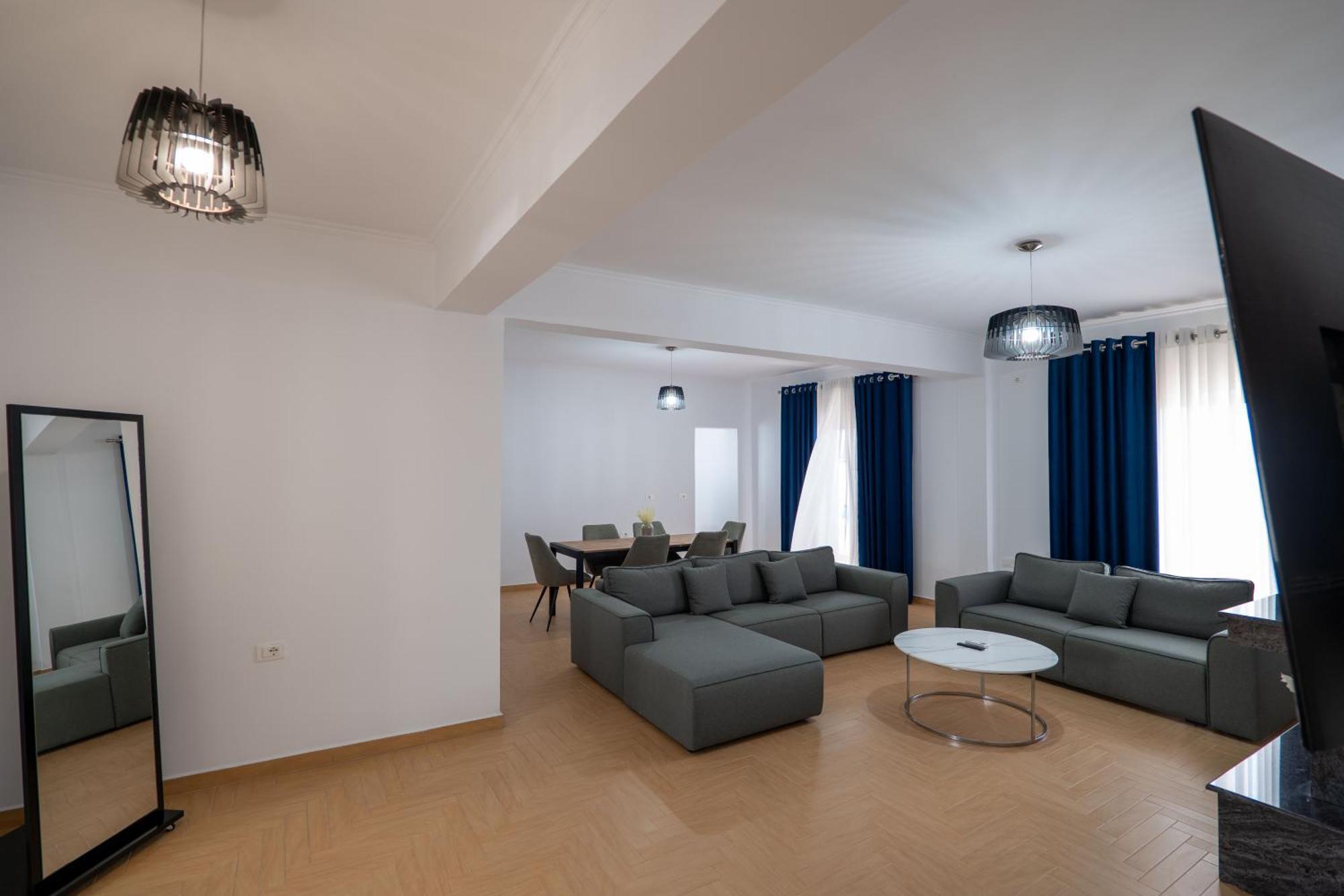 Hoteleks Inn & Suites Sarande Ngoại thất bức ảnh