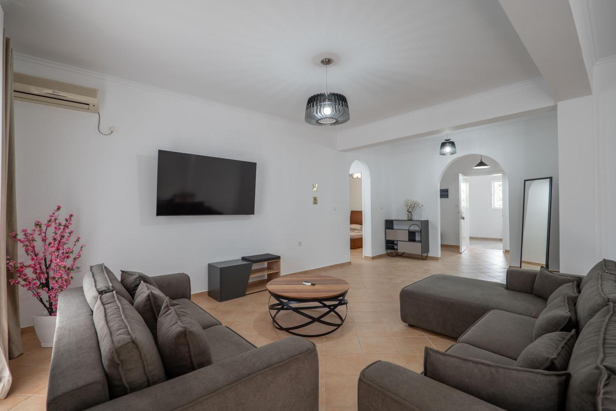 Hoteleks Inn & Suites Sarande Ngoại thất bức ảnh