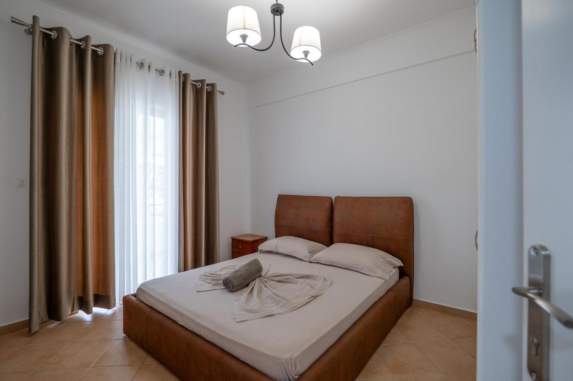 Hoteleks Inn & Suites Sarande Ngoại thất bức ảnh