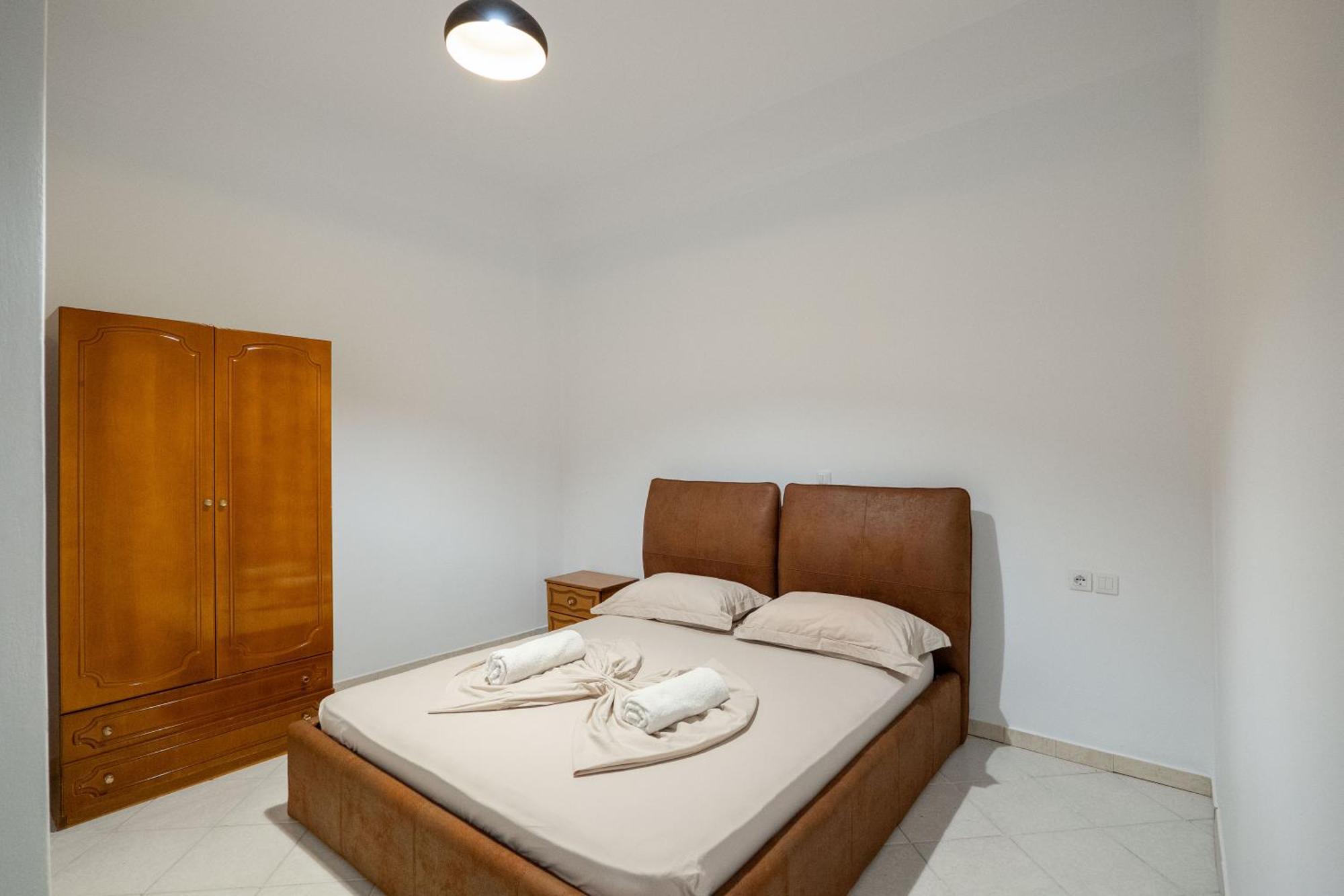 Hoteleks Inn & Suites Sarande Ngoại thất bức ảnh