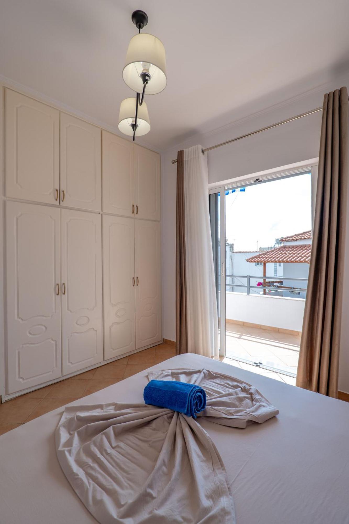 Hoteleks Inn & Suites Sarande Ngoại thất bức ảnh
