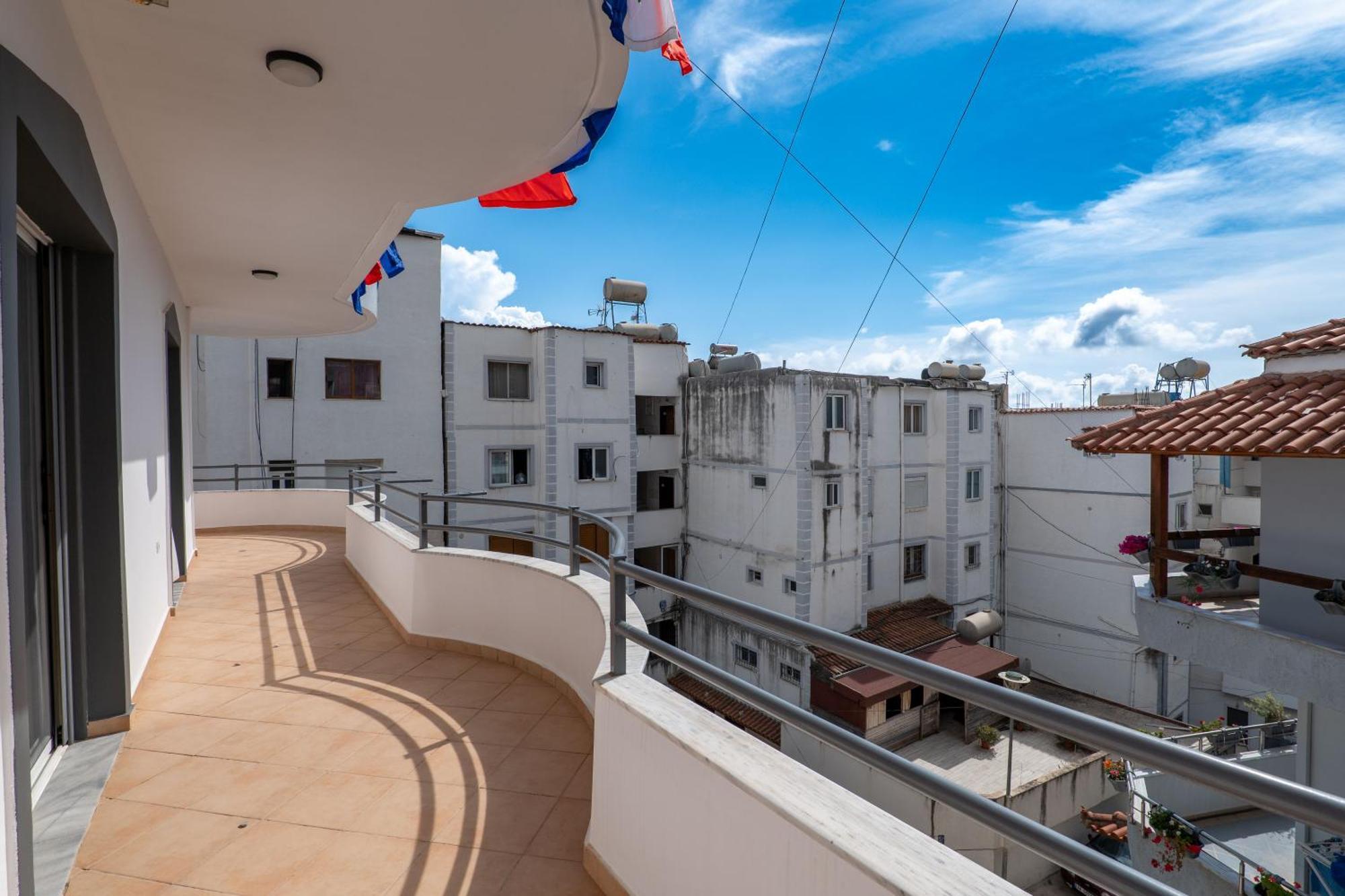 Hoteleks Inn & Suites Sarande Ngoại thất bức ảnh