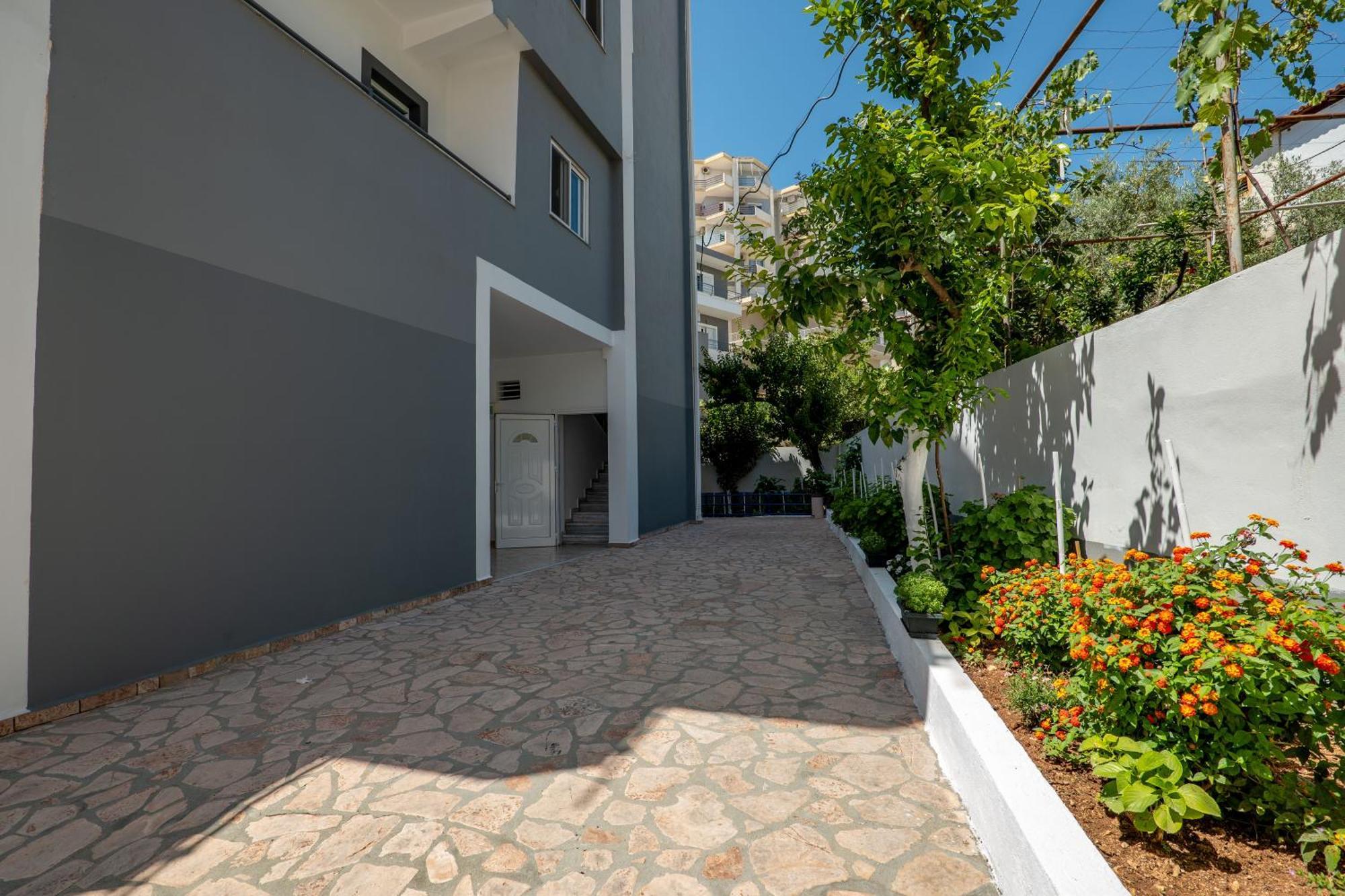 Hoteleks Inn & Suites Sarande Ngoại thất bức ảnh