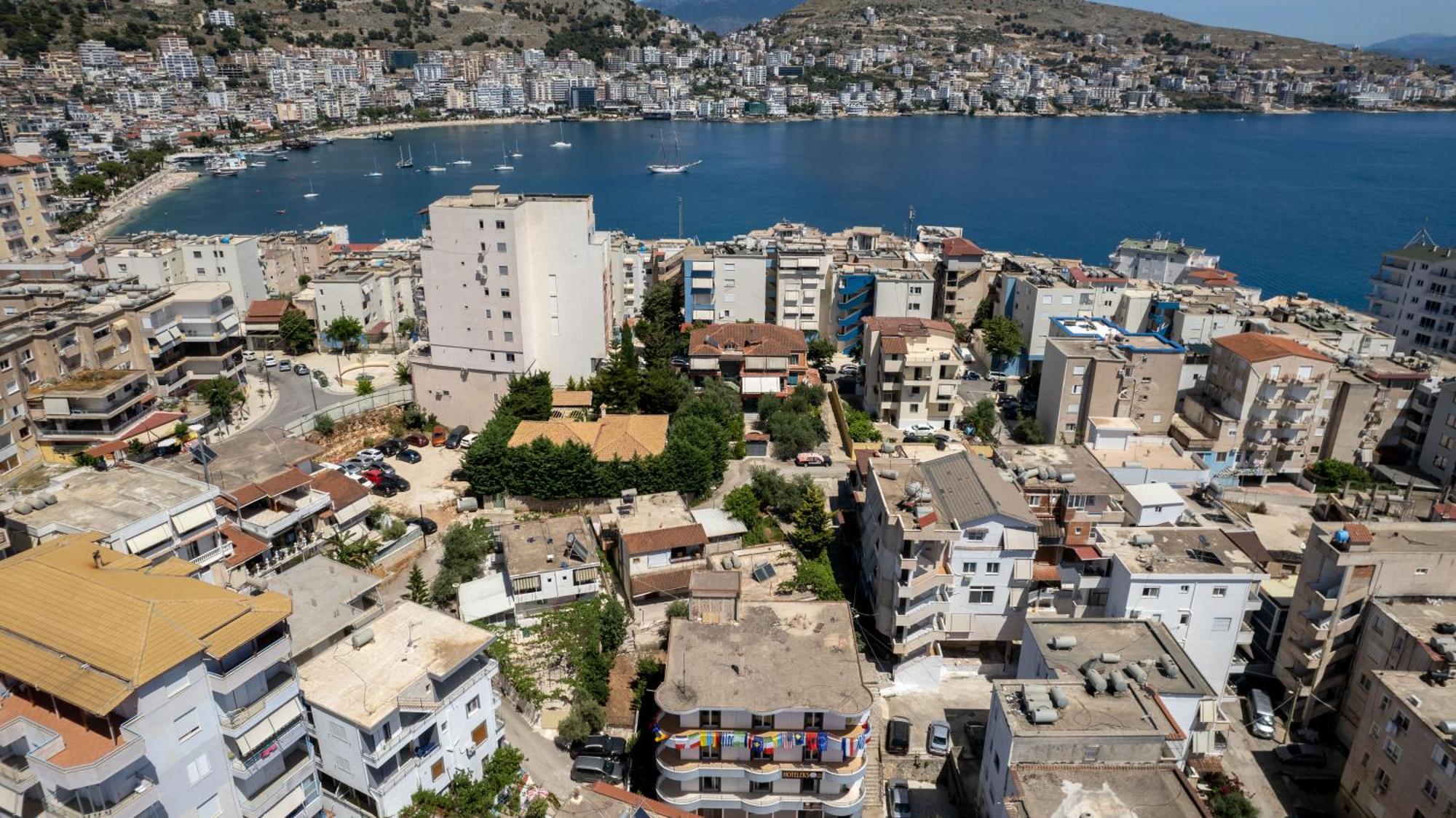 Hoteleks Inn & Suites Sarande Ngoại thất bức ảnh