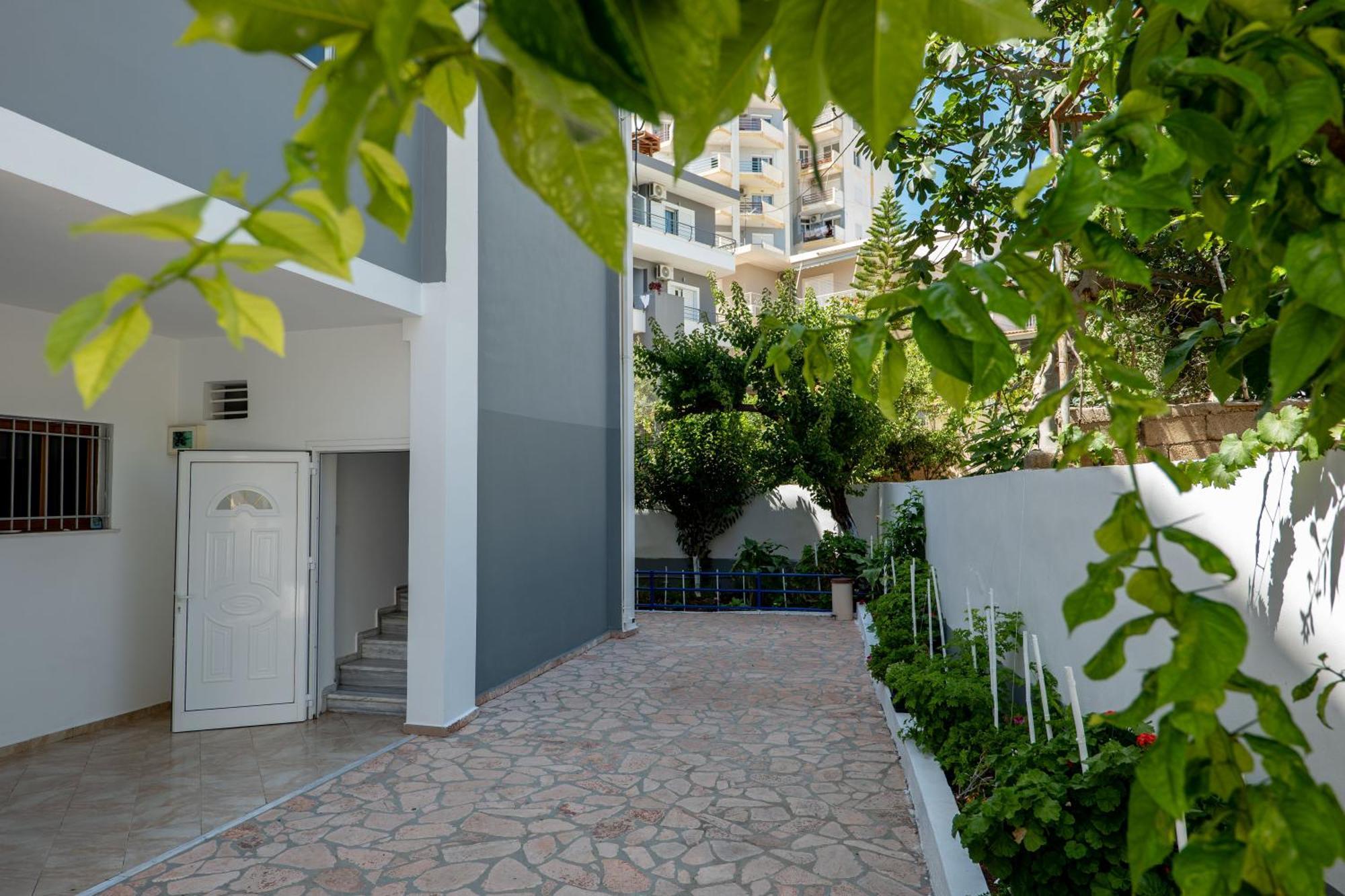 Hoteleks Inn & Suites Sarande Ngoại thất bức ảnh